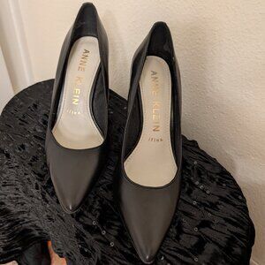 Anne Klein Flex Black Pumps